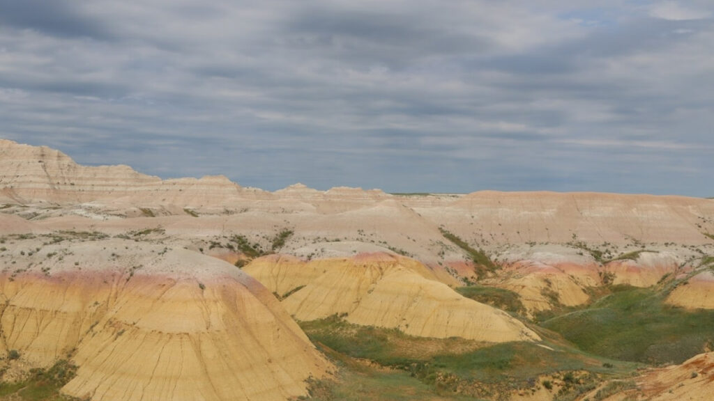 Badlands-national-park-buffalo-gap-national-grasslands-and-wall-drug-15