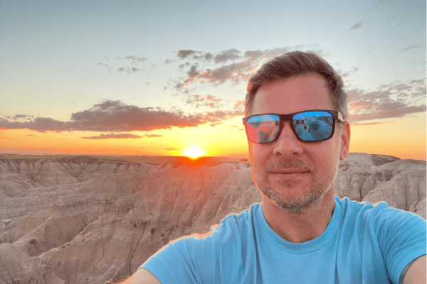 Badlands national park pinnacles overlook badlands sunset my xo adventures daniel milks min qnwvnljgel2cqy3wqd7zwu0caqhydo64uy4wtcv734