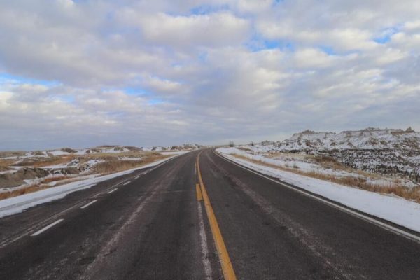 Badlands winter road min